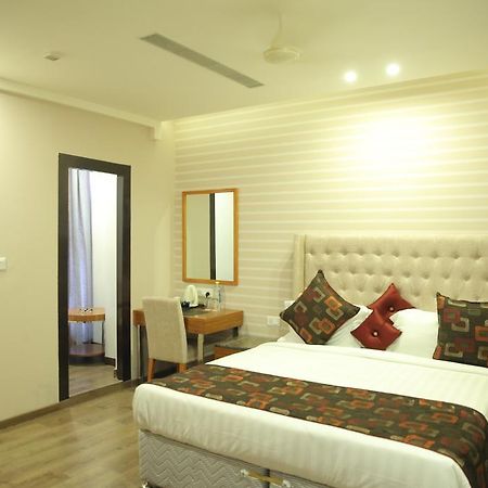 Hotel Sv Kashipur Екстериор снимка