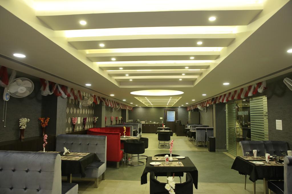 Hotel Sv Kashipur Екстериор снимка