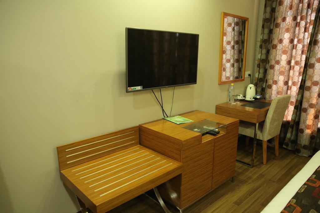 Hotel Sv Kashipur Екстериор снимка