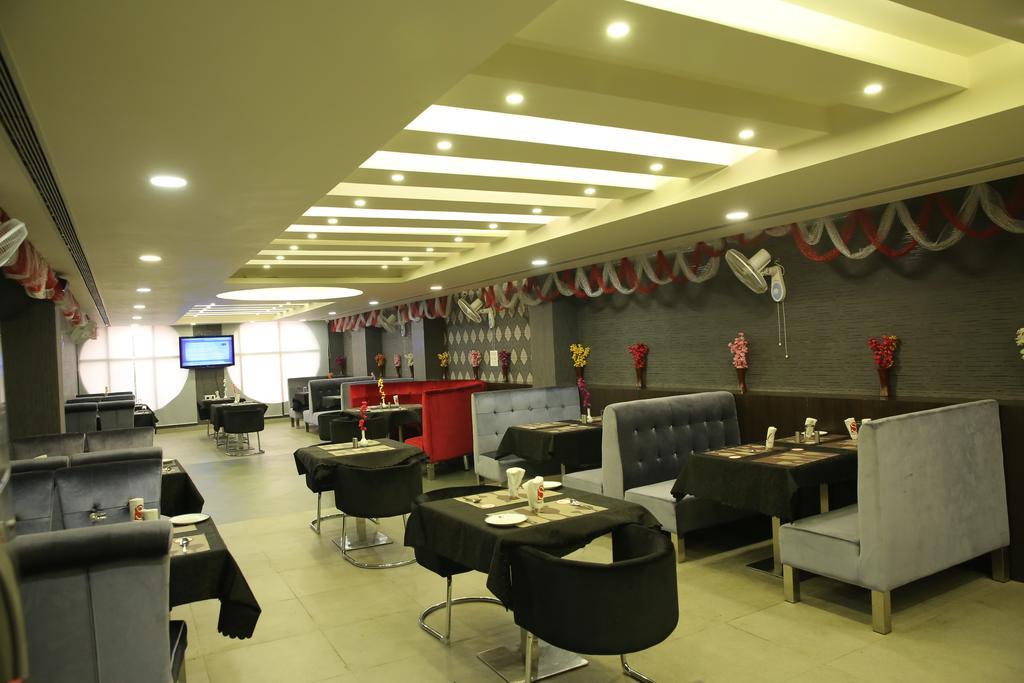 Hotel Sv Kashipur Екстериор снимка